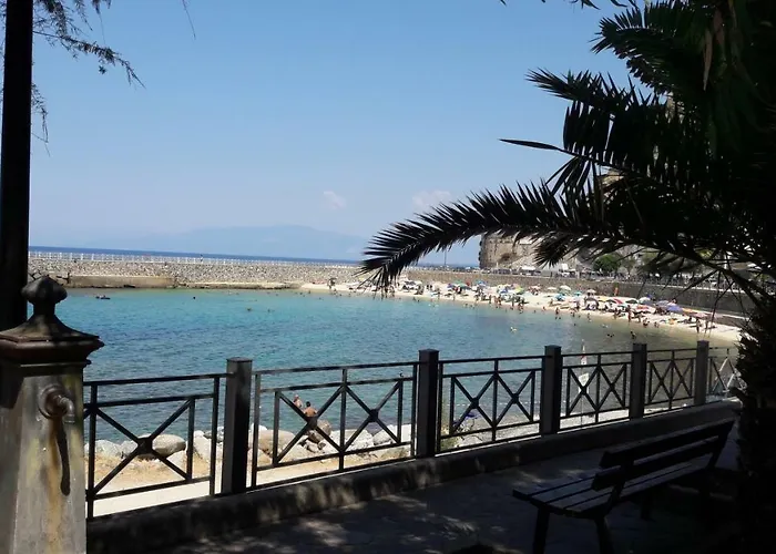 Larghetto Licastro 公寓 *